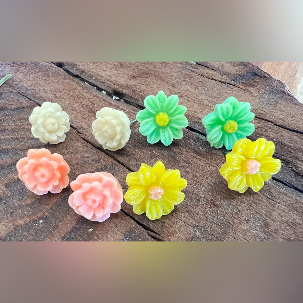NOS Retro Y2K Floral Neon Earrings Green Salmon Yellow Cream Dalia Daisy Studs